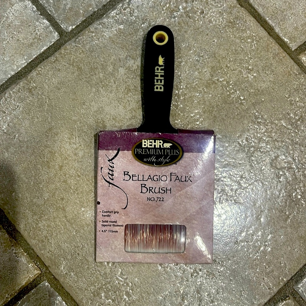 BEHR Premium Plus with Style Bellagio Faux Brush No. 722